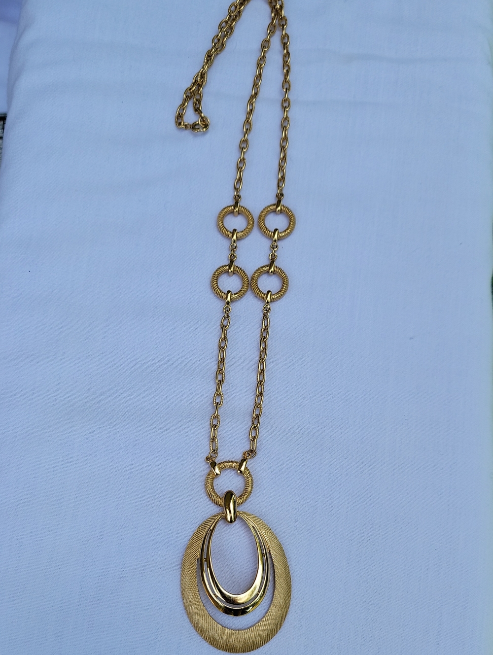 Vintage Crown TRIFARI Gold-Tone Layered Oval Pendant Necklace for Women